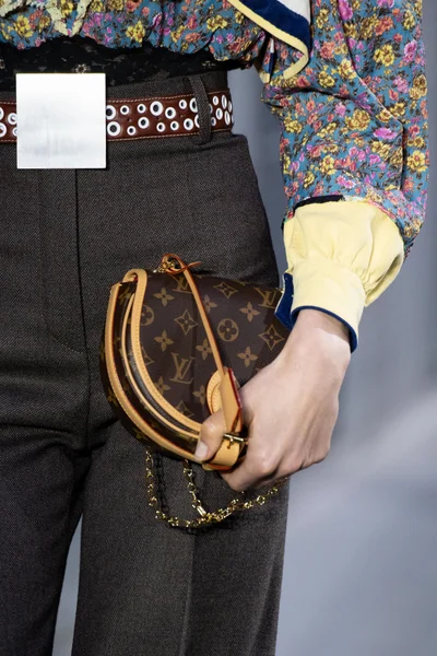 Look 39